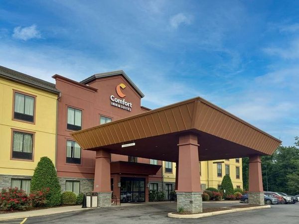 Comfort Inn Suites Tunkhannock Pocono Mountains Region Pennsylvania — Property