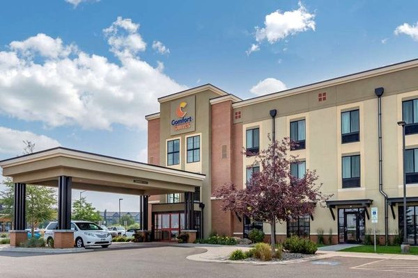 Comfort Suites Airport University — Property