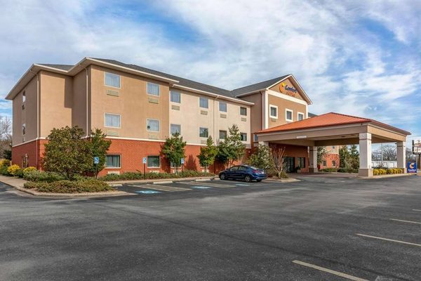 Comfort Suites — Property