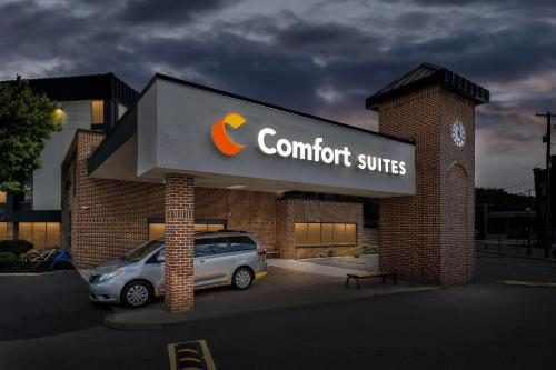 Comfort Suites Bethlehem Near Lehigh University and LVI Airport — Property