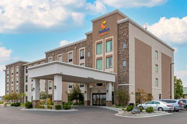 Comfort Suites — Property