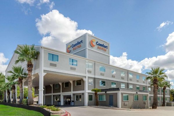 Comfort Suites Bush Intercontinental Airport — Property