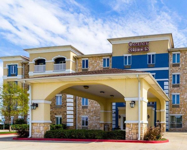 Comfort Suites Central — Property