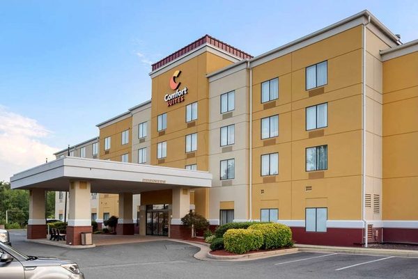 Comfort Suites Fredericksburg North — Property