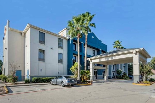 Comfort Suites Houston NW Vintage Park — Property