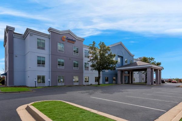 Comfort Suites Kansas City Liberty — Property