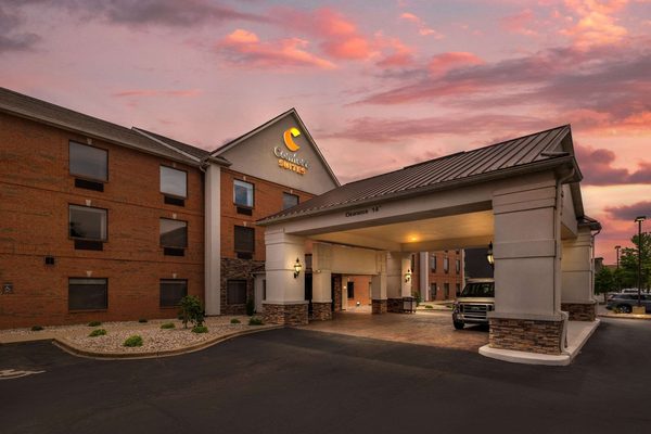Comfort Suites Louisville Airport — Property