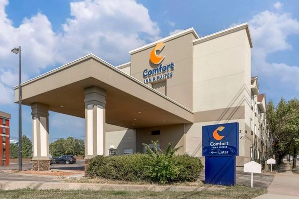Comfort Suites Louisville East — Property