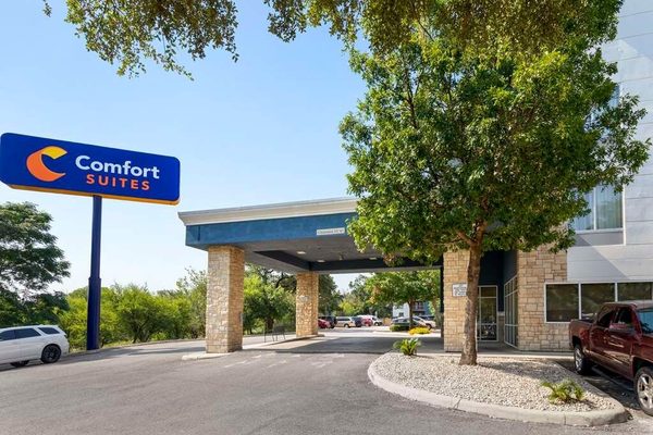Comfort Suites Medical Center near Six Flags — Property