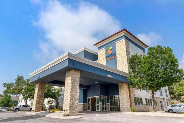 Comfort Suites Medical Center near Six Flags — Property