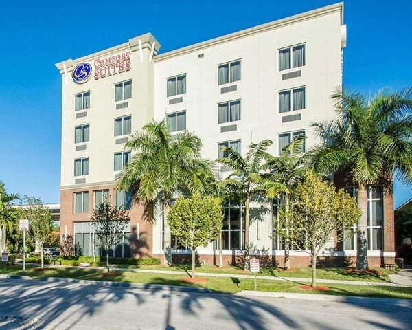 Comfort Suites Miami Airport North — Property
