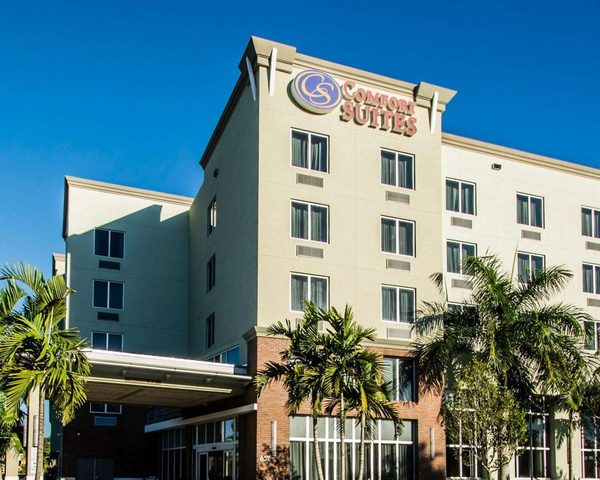 Comfort Suites Miami Airport North — Property