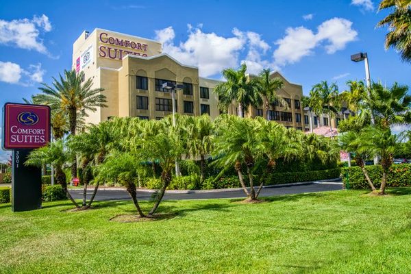 Comfort Suites Miami Florida — Property
