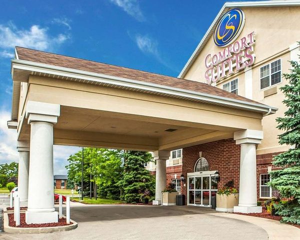 Comfort Suites Milwaukee Airport — Property