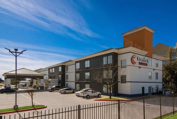 Comfort Suites North Fossil Creek — Property