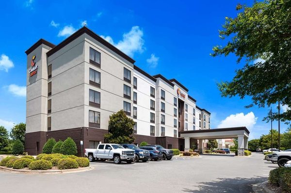 Comfort Suites Northlake — Property