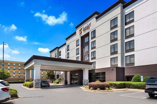 Comfort Suites Northlake — Property