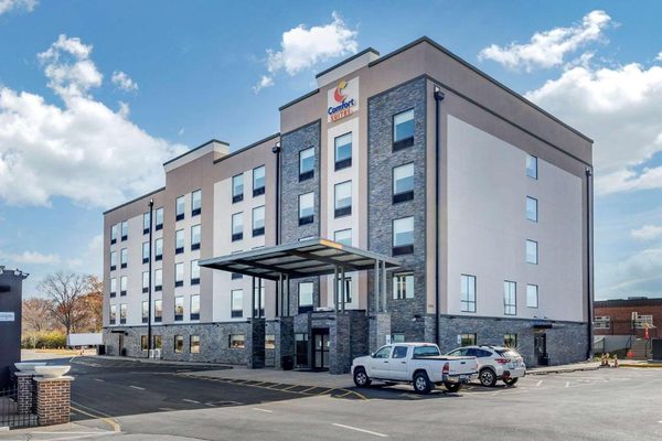 Comfort Suites St Louis Sunset Hills — Property