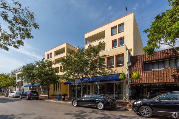 Commodore Inn The Grove Miami Florida — Property