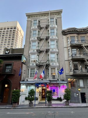 Cornell Hotel de France — Property