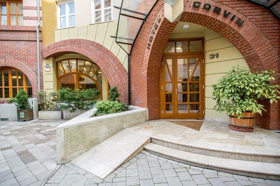 Corvin Center Suites — Property