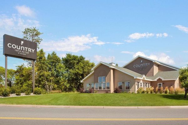 Country Inn Suites by Radisson Baxter MN — Property