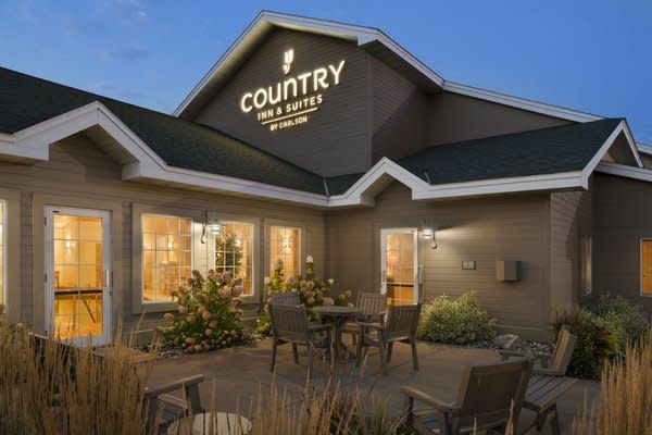 Country Inn Suites by Radisson Baxter MN — Property