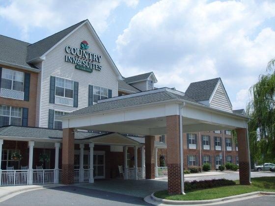Country Inn Suites by Radisson Charlotte University Place NC — Property