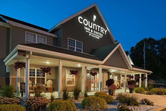 Country Inn Suites by Radisson Decorah IA — Property