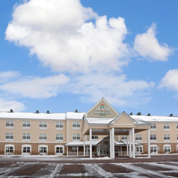 Country Inn Suites by Radisson Houghton MI — Property