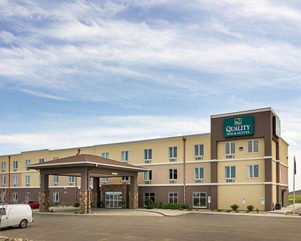 Country Inn Suites by Radisson Minot ND — Property