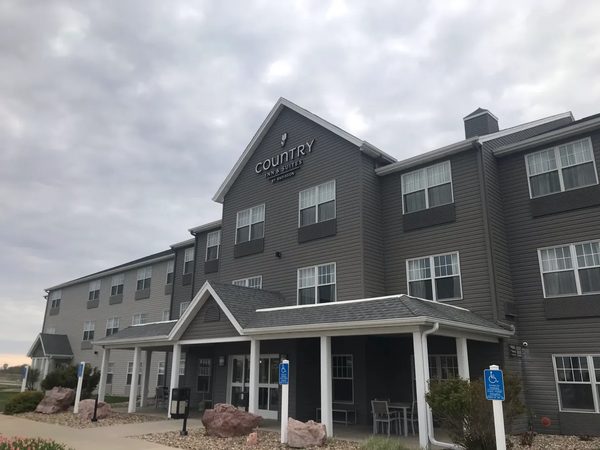Country Inn Suites by Radisson Pella IA — Property