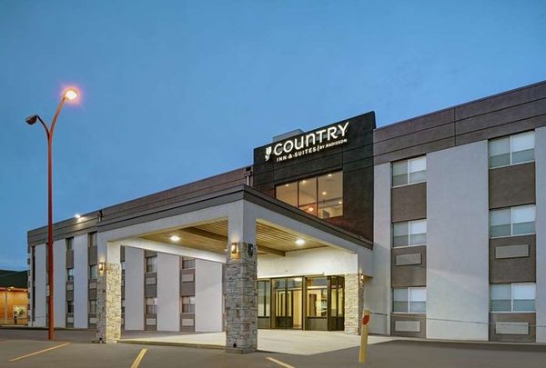 Country Inn Suites by Radisson Pierre SD — Property