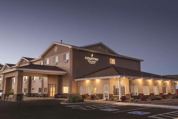 Country Inn Suites by Radisson Prineville OR — Property