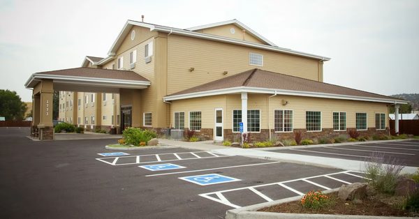 Country Inn Suites by Radisson Prineville OR — Property