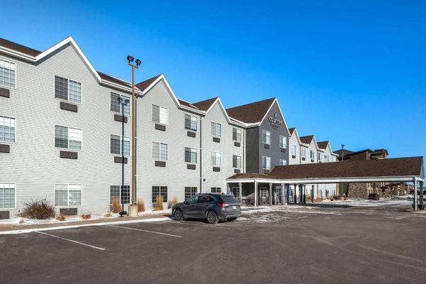 Country Inn Suites by Radisson Watertown SD — Property