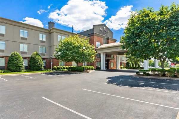 Country Inn Suites Etown — Property