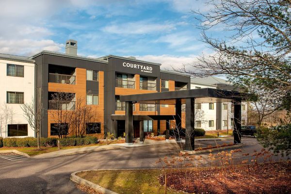 Courtyard by Marriott Burlington Williston — Property