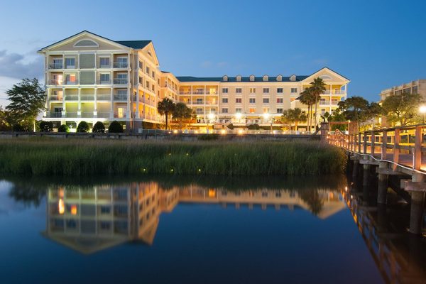 Courtyard by Marriott Charleston Waterfront — Property