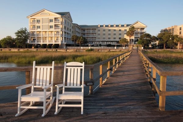 Courtyard by Marriott Charleston Waterfront — Property