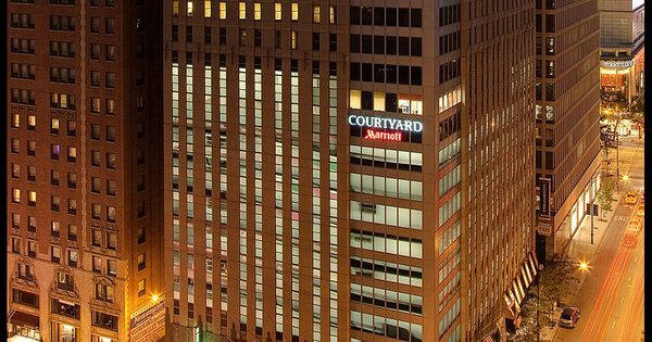 Courtyard by Marriott Chicago Downtown Magnificent Mile — Property