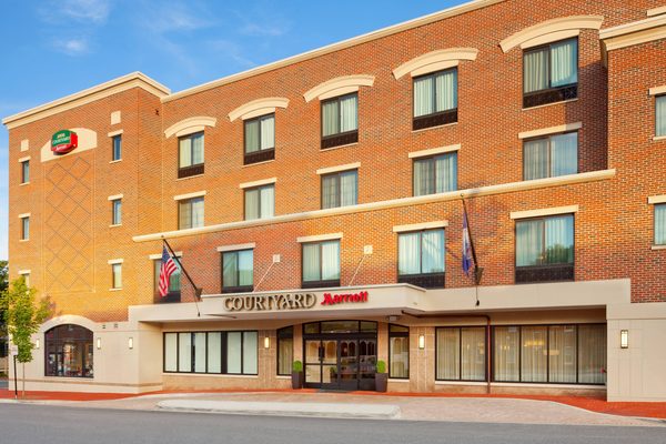 Courtyard by Marriott Fredericksburg Historic District — Property