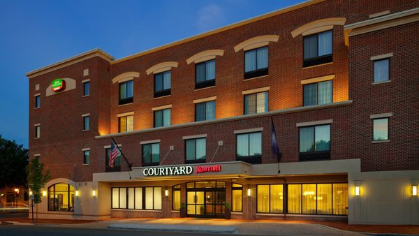 Courtyard by Marriott Fredericksburg Historic District — Property