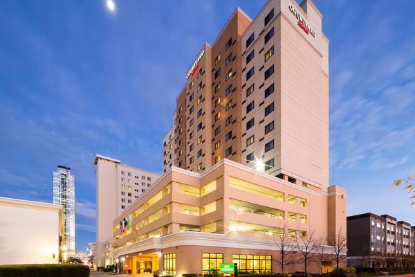 Courtyard by Marriott Houston by The Galleria — Property