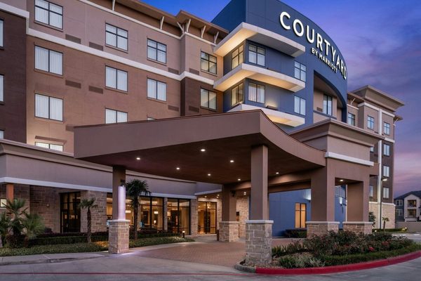 Courtyard by Marriott Houston Kingwood — Property