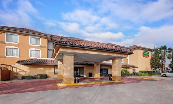 Courtyard by Marriott Houston West University — Property