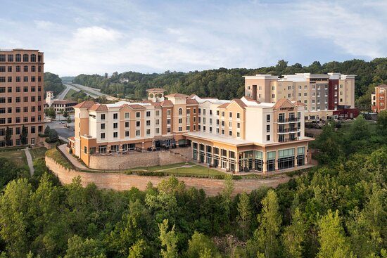 Courtyard by Marriott Kansas City at Briarcliff — Property