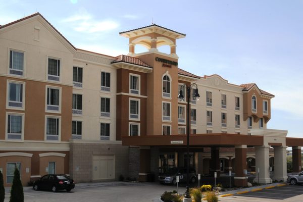 Courtyard by Marriott Kansas City at Briarcliff — Property