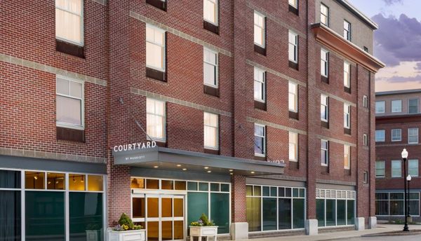 Courtyard by Marriott Keene Downtown — Property