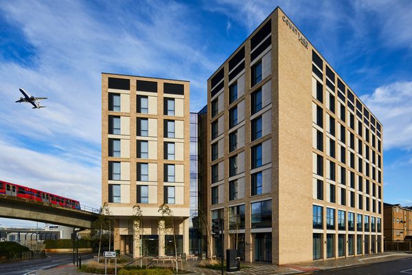 Courtyard by Marriott London City Airport — Property
